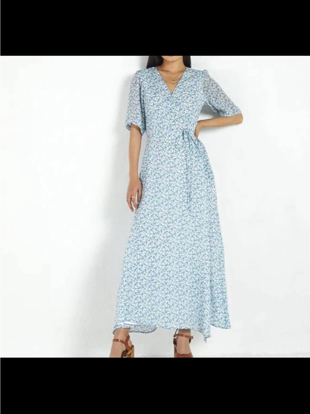Light Blue Floral Wrap Maxi Dress reistor